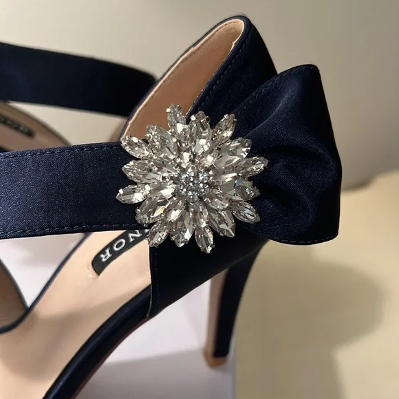 NIB: Nina Navy Heels w/Crystal Rhinestone - Picture 2 of 5
